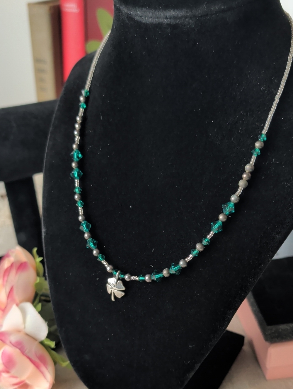 Vintage Sterling Silver Four Leaf Clover Necklace Emerald Green Glass Beads